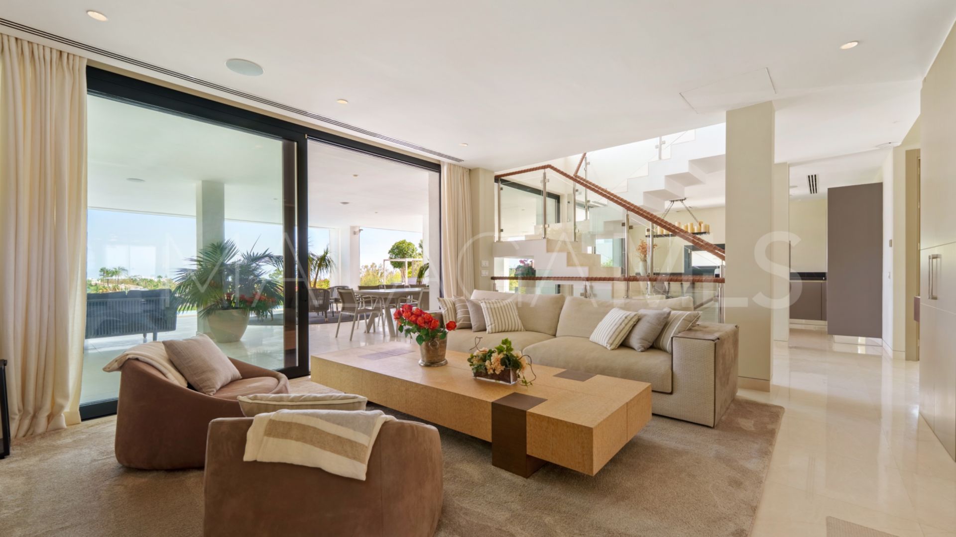 Villa for sale in Nueva Andalucia