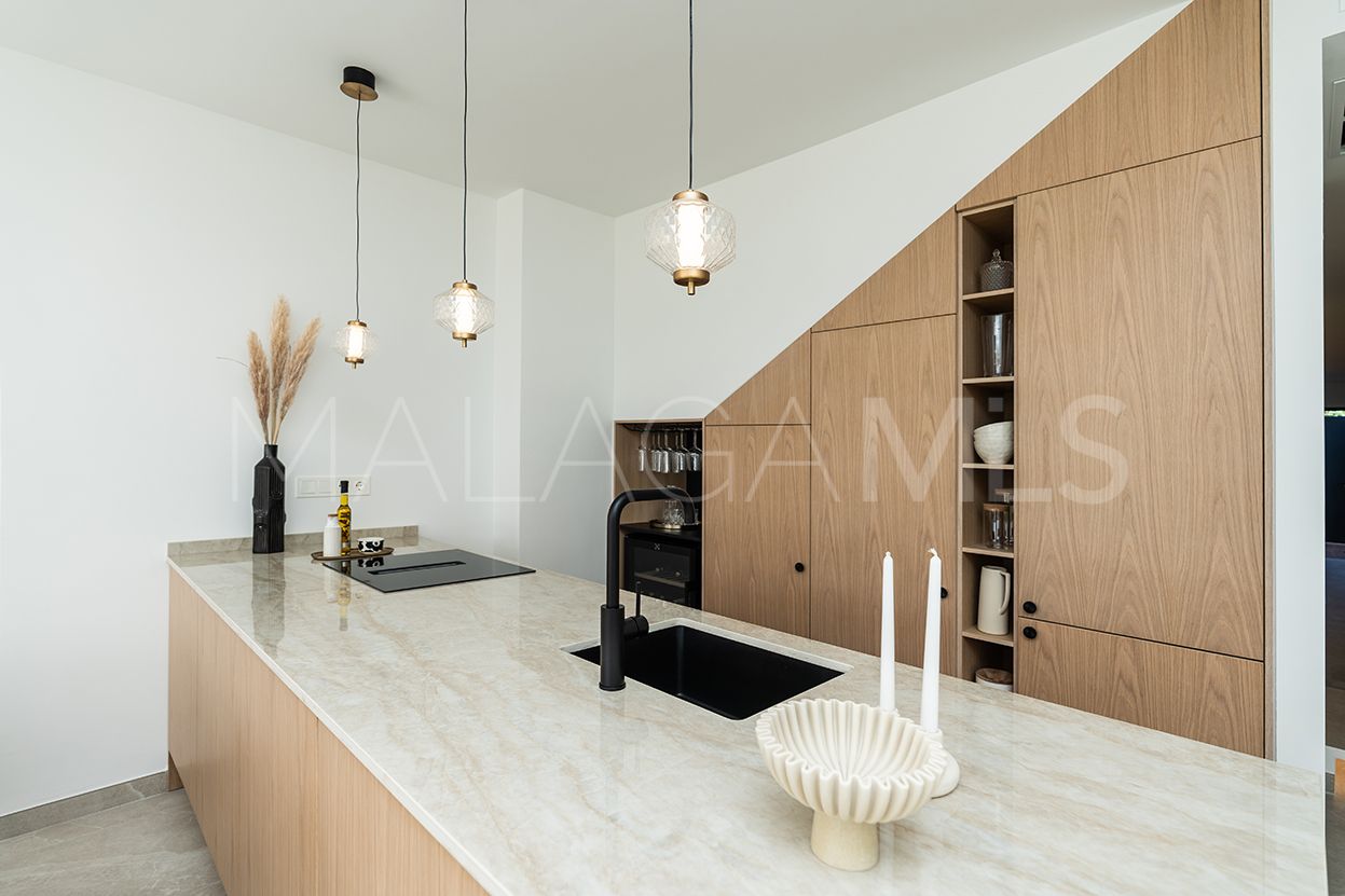 Adosado with 4 bedrooms for sale in La Rinconada