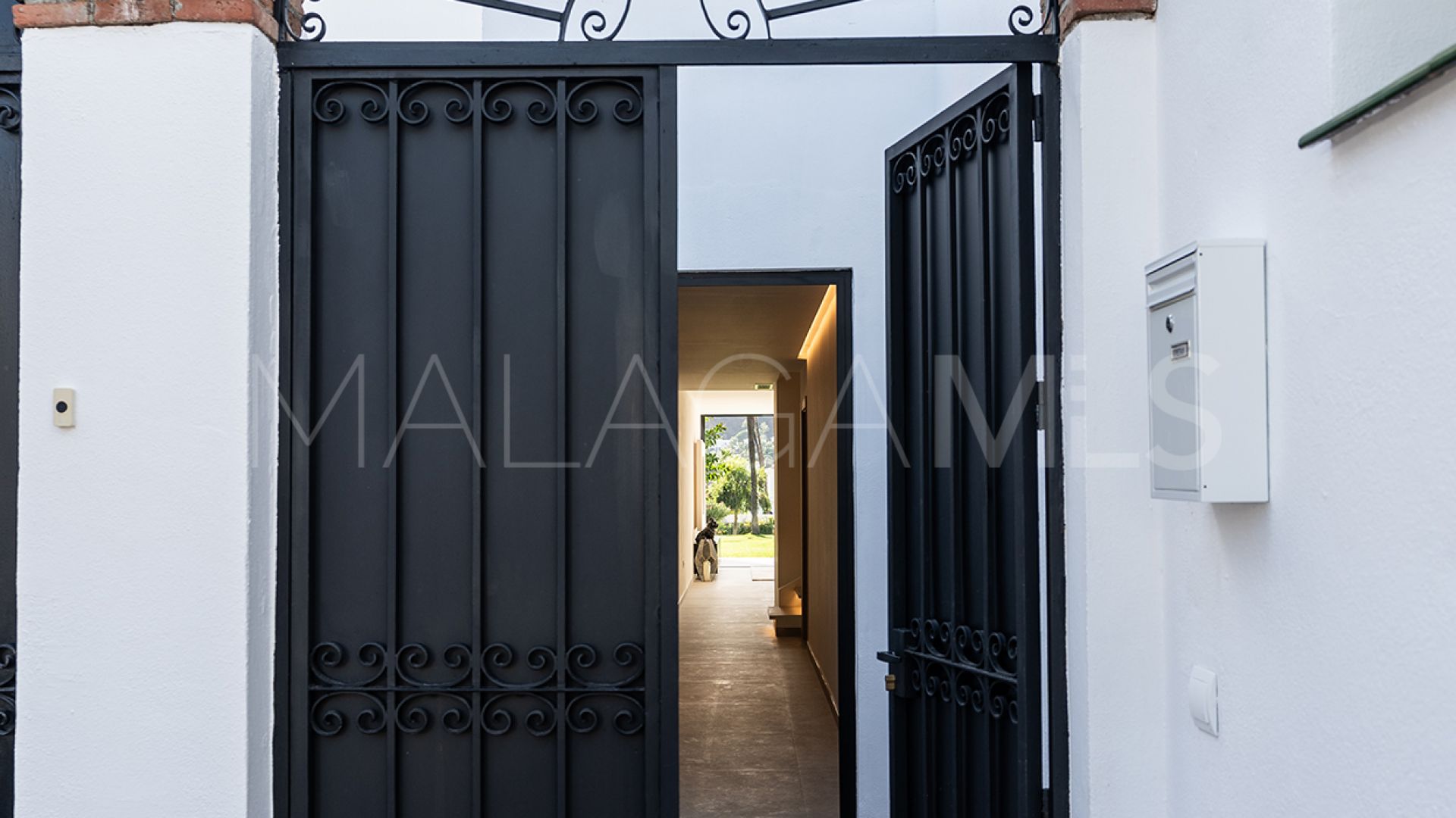 Adosado with 4 bedrooms for sale in La Rinconada