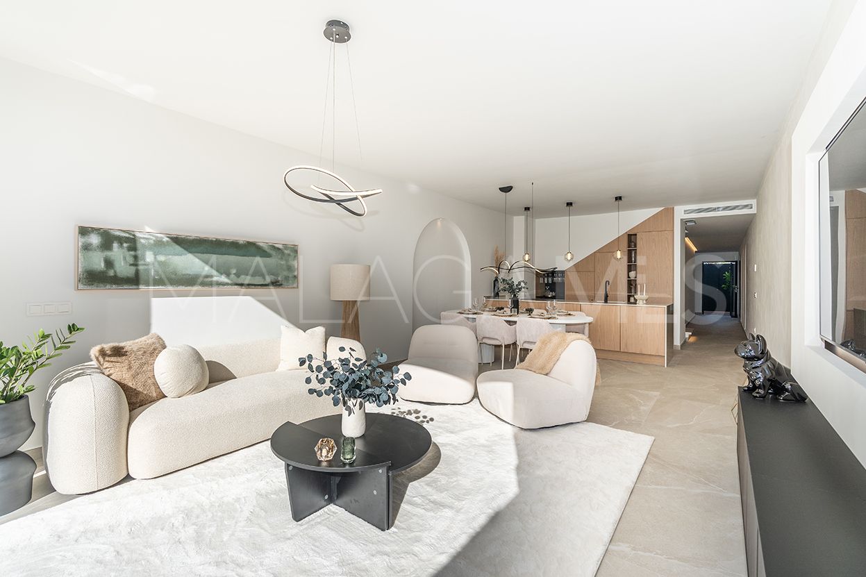 Adosado with 4 bedrooms for sale in La Rinconada