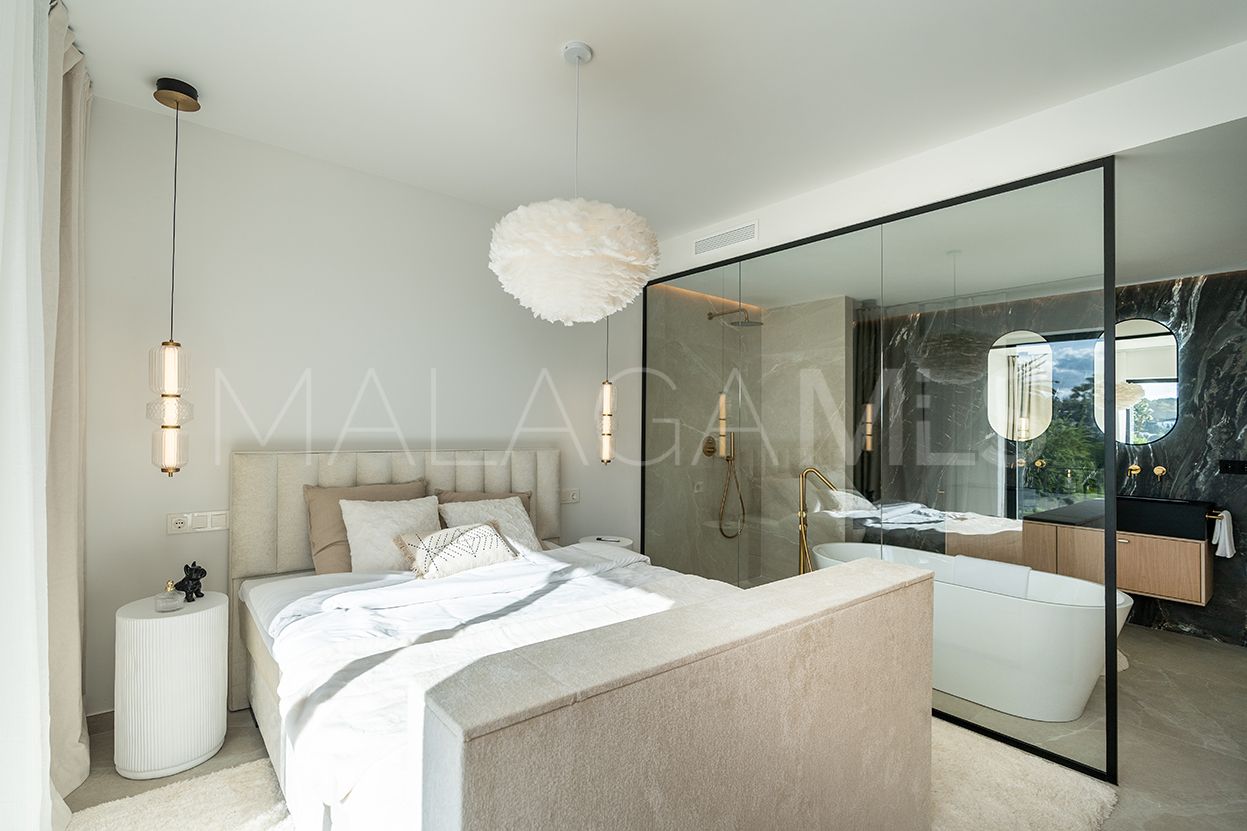 Adosado with 4 bedrooms for sale in La Rinconada