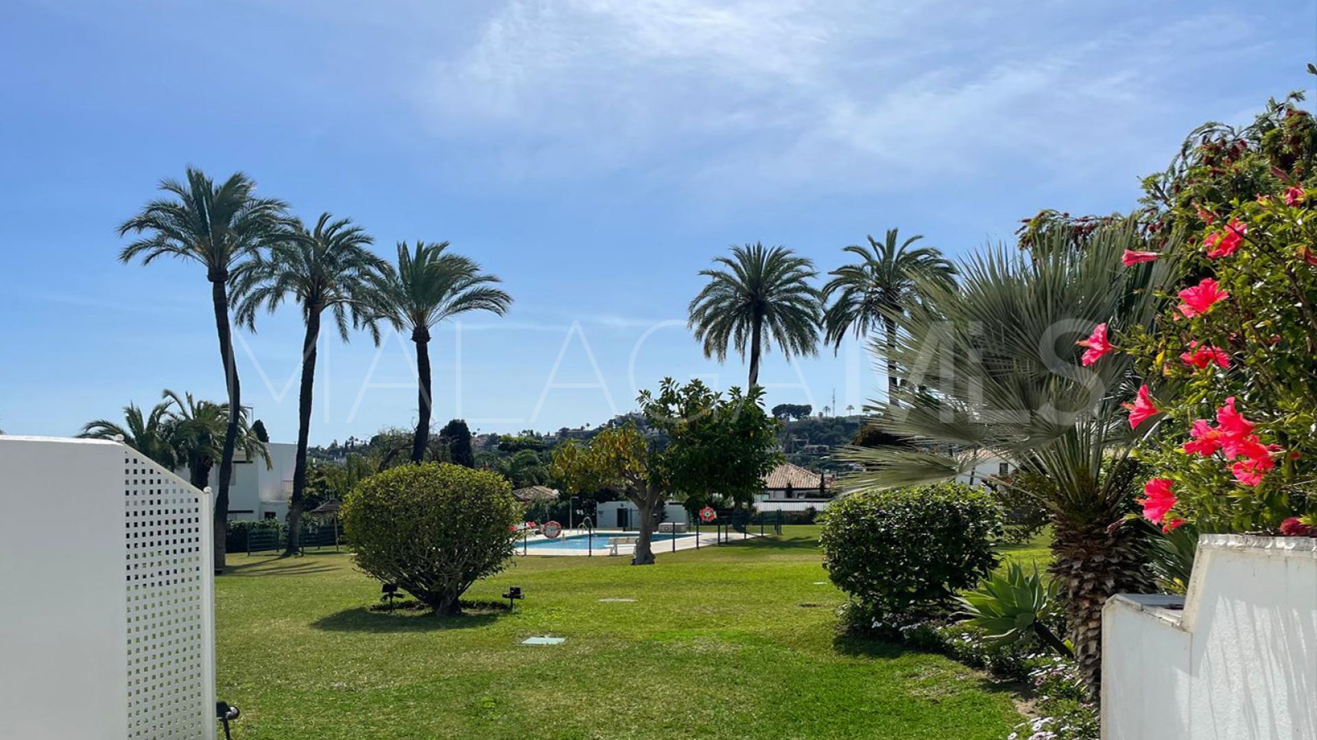 Adosado with 4 bedrooms for sale in La Rinconada