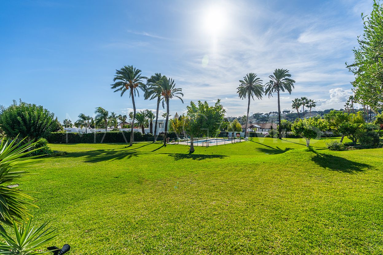 Adosado with 4 bedrooms for sale in La Rinconada