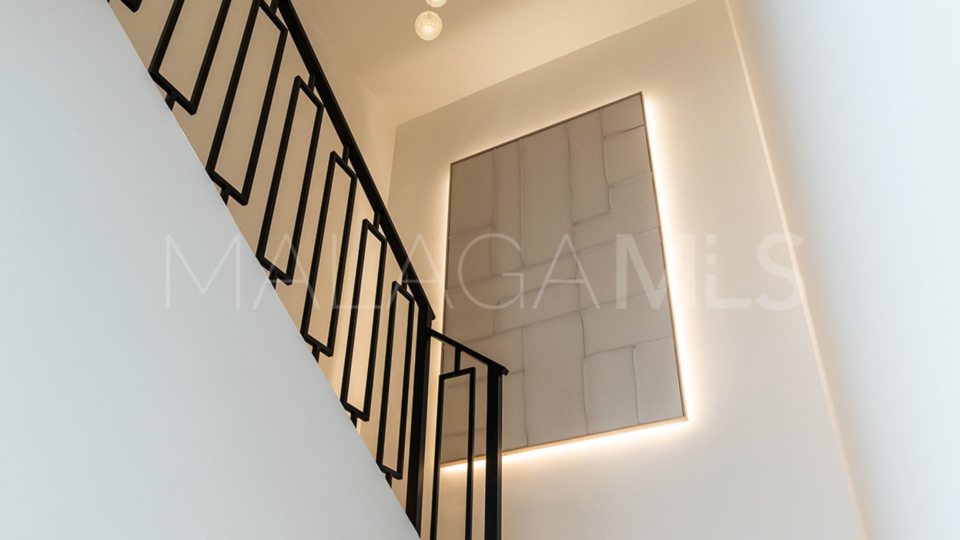 Adosado with 4 bedrooms for sale in La Rinconada