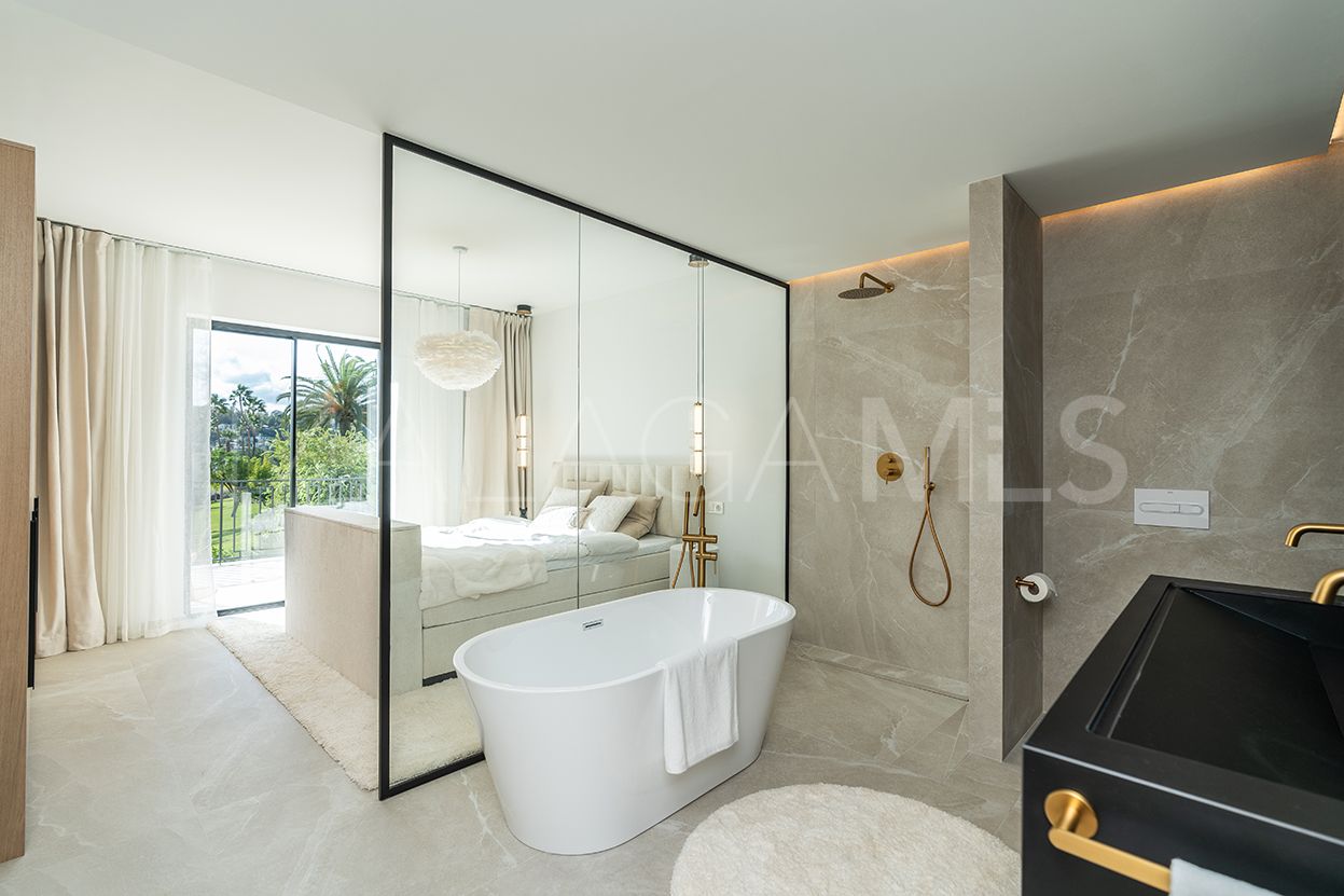 Adosado with 4 bedrooms for sale in La Rinconada