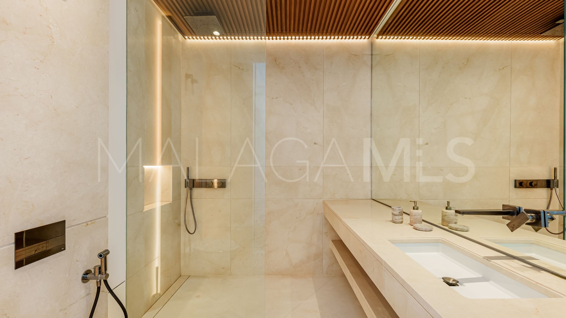 8 bedrooms The Hills villa for sale