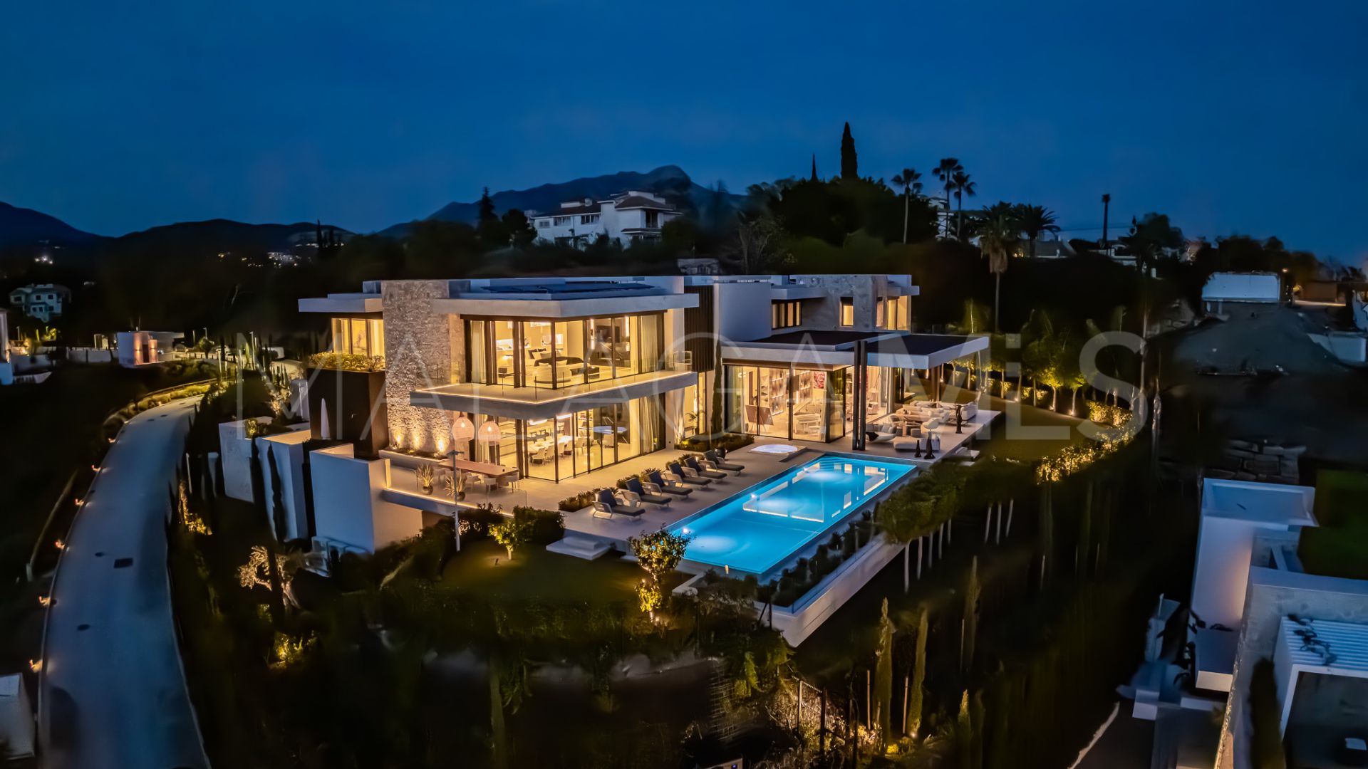 8 bedrooms The Hills villa for sale