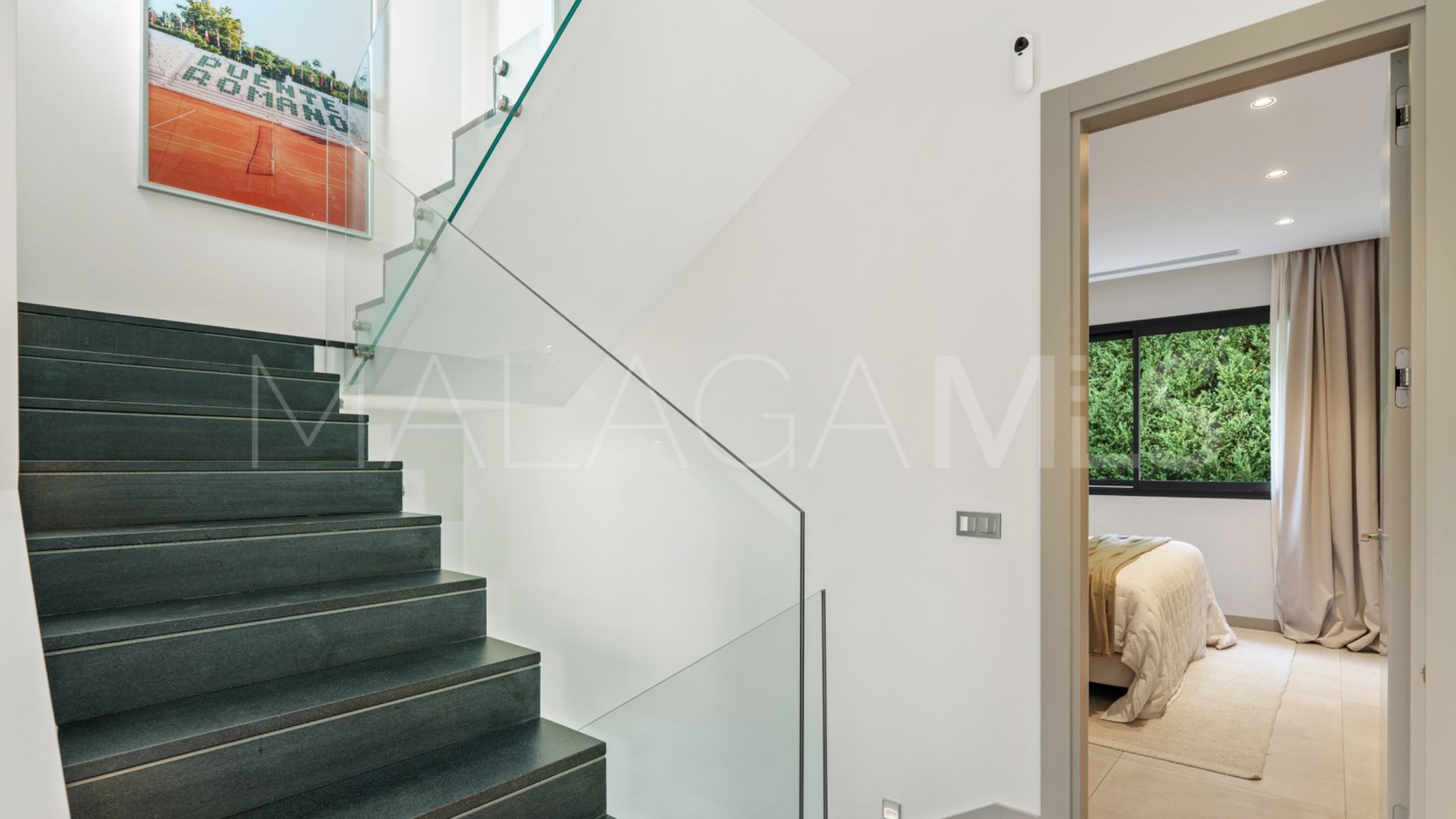 Villa for sale in Nueva Andalucia