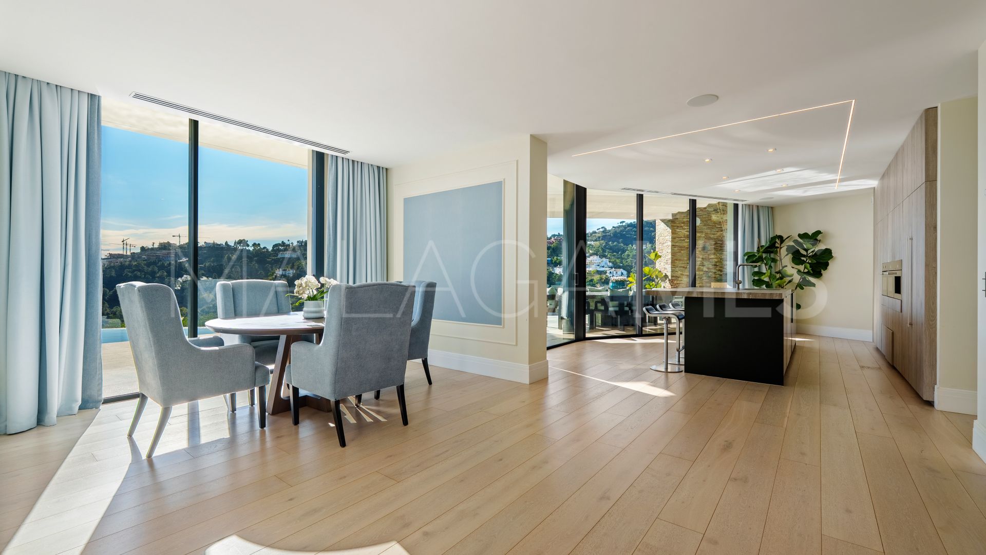 For sale El Madroñal villa