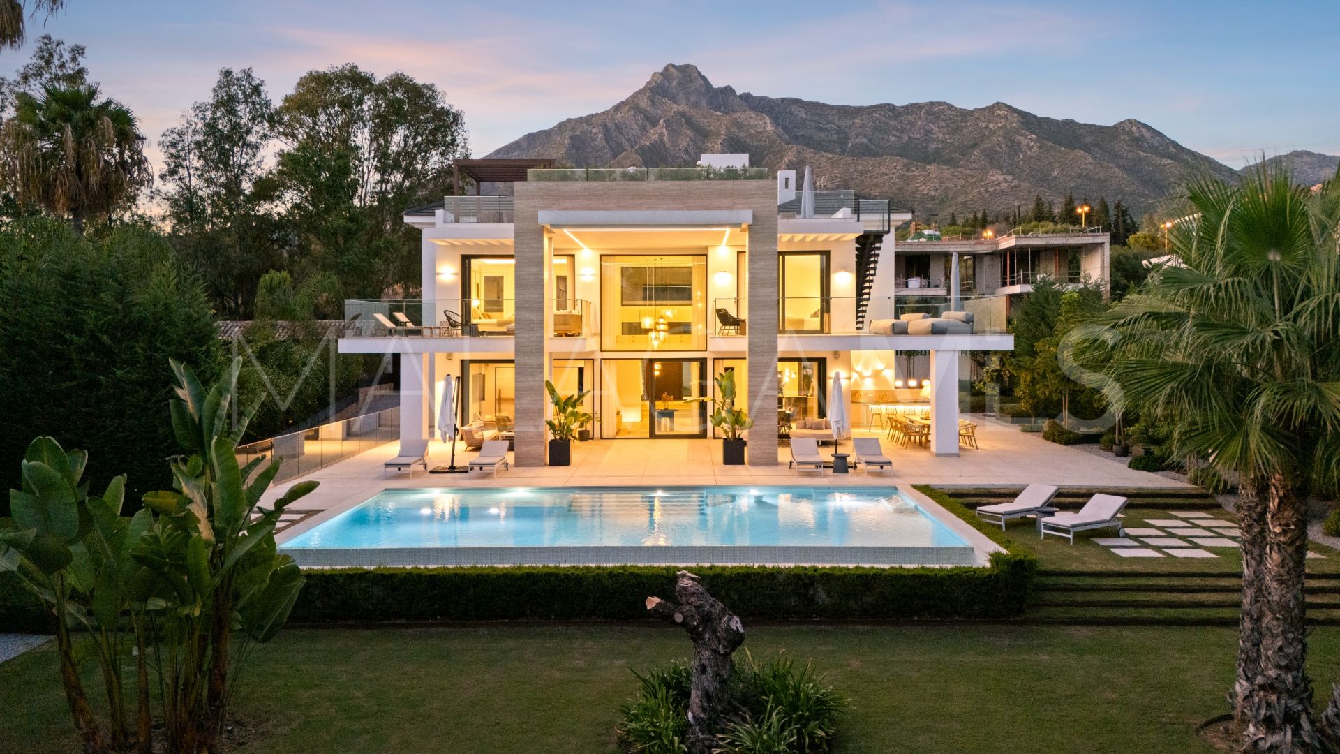 Villa for sale in Altos de Puente Romano