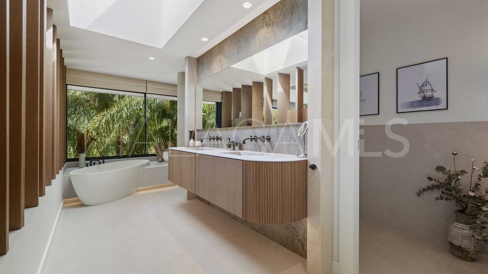 For sale 5 bedrooms villa in Las Chapas