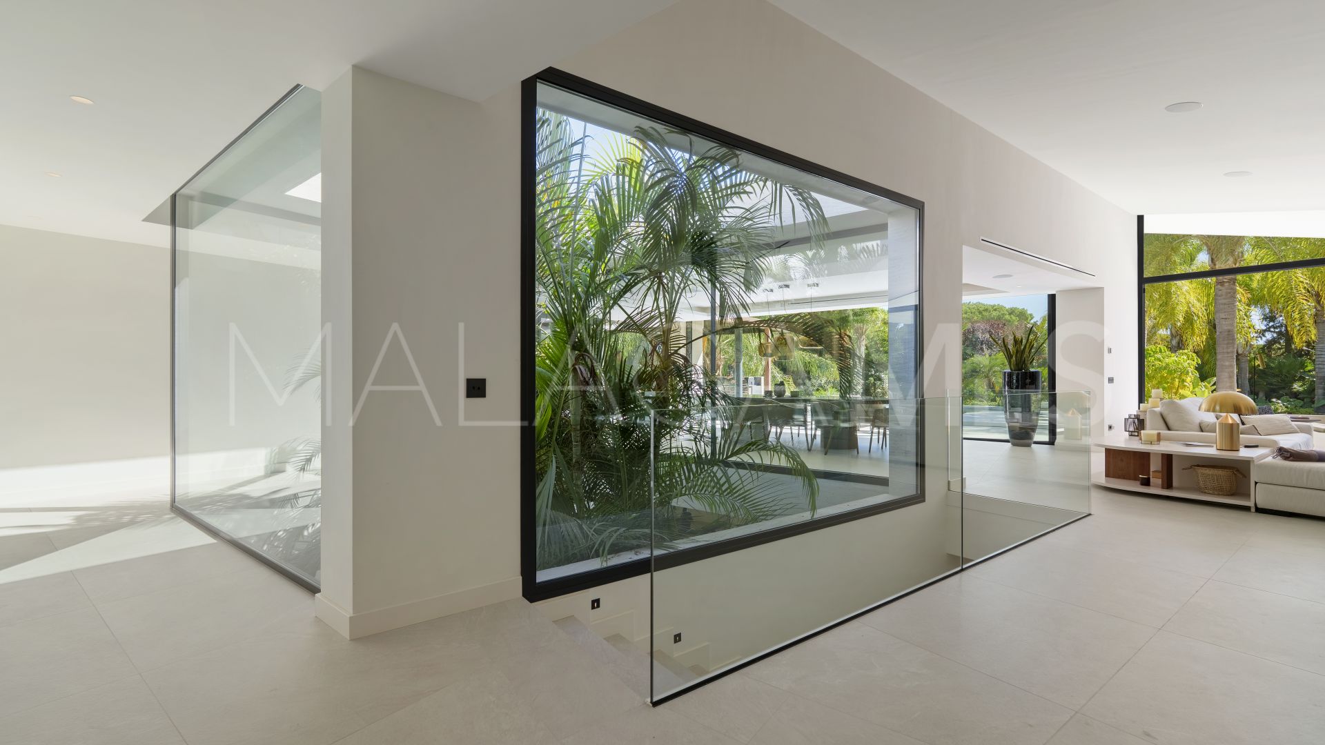 For sale 5 bedrooms villa in Las Chapas