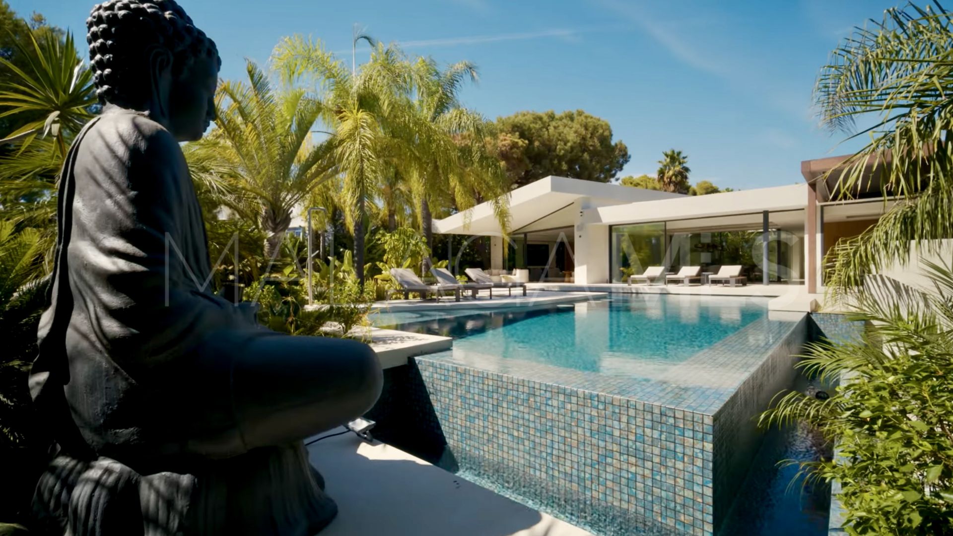 Las Chapas, villa de 5 bedrooms for sale