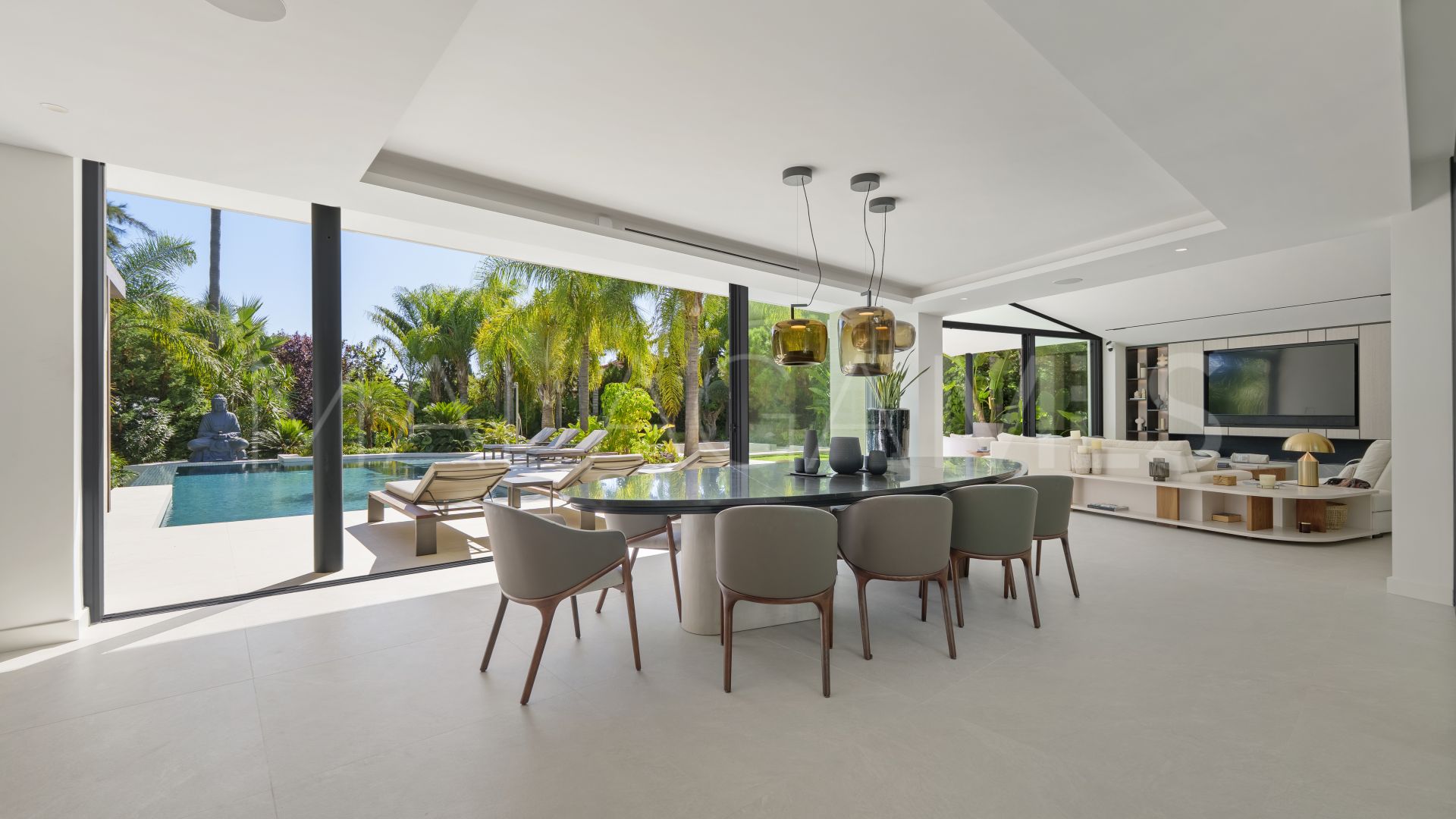 For sale 5 bedrooms villa in Las Chapas