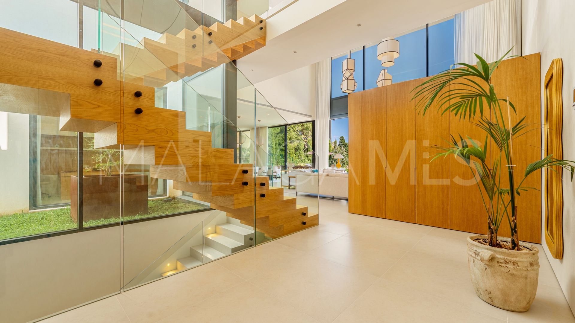 Villa for sale in Guadalmina Alta