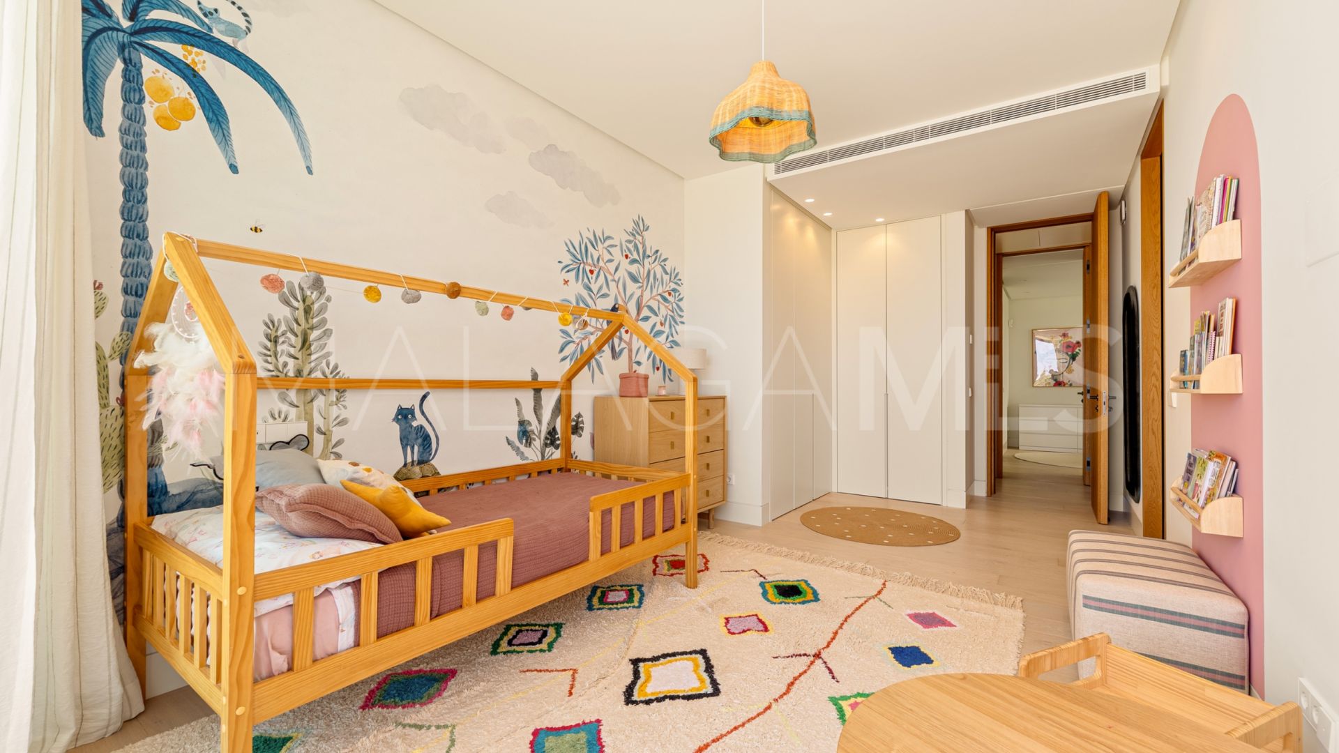 Villa for sale in Guadalmina Alta