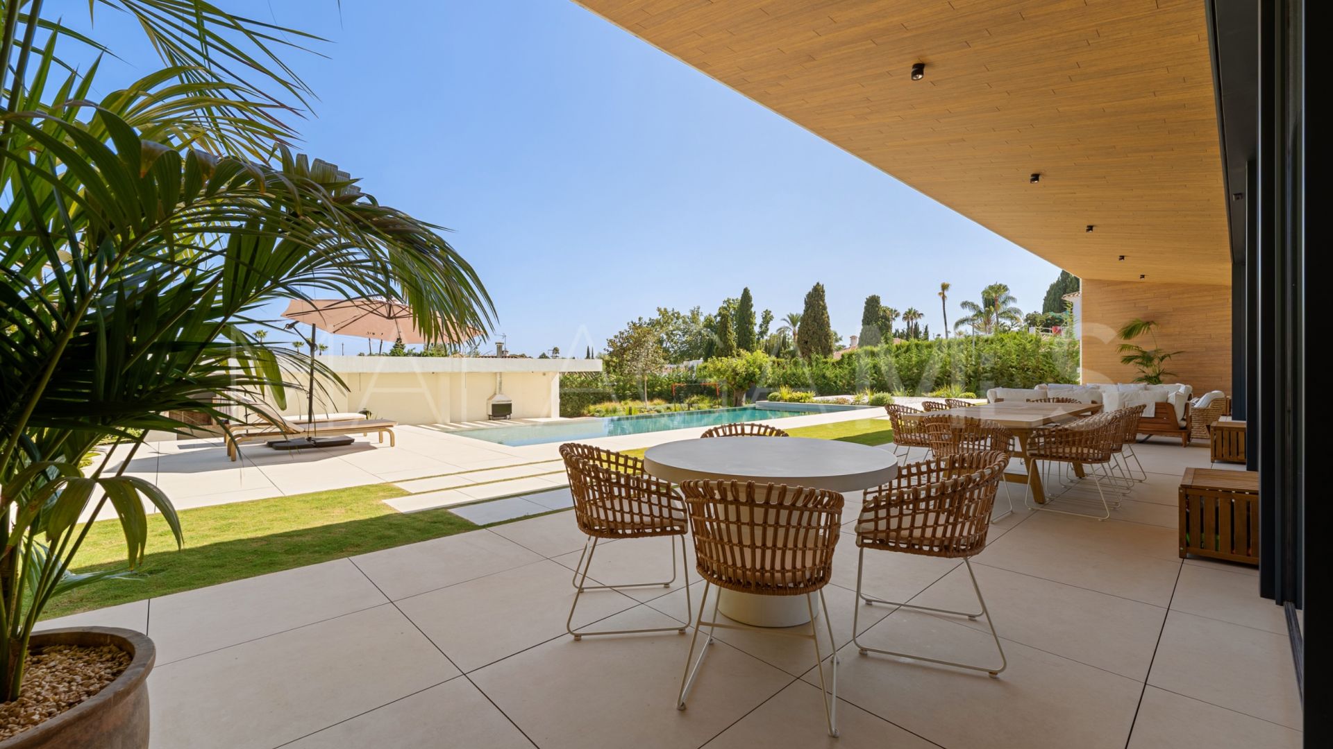 Villa for sale in Guadalmina Alta