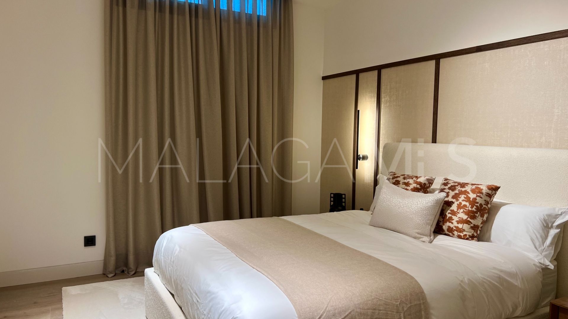 Lomas del Virrey, villa a la venta