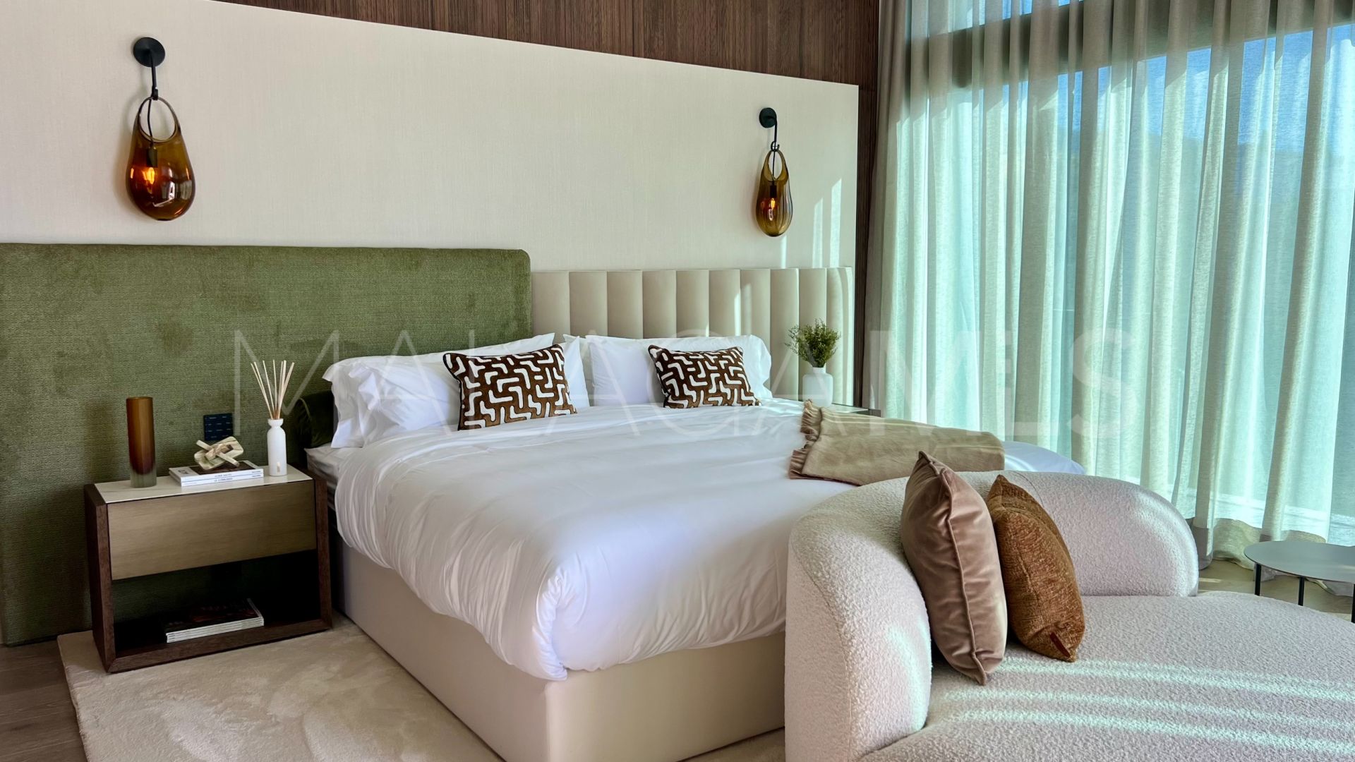 Lomas del Virrey, villa a la venta