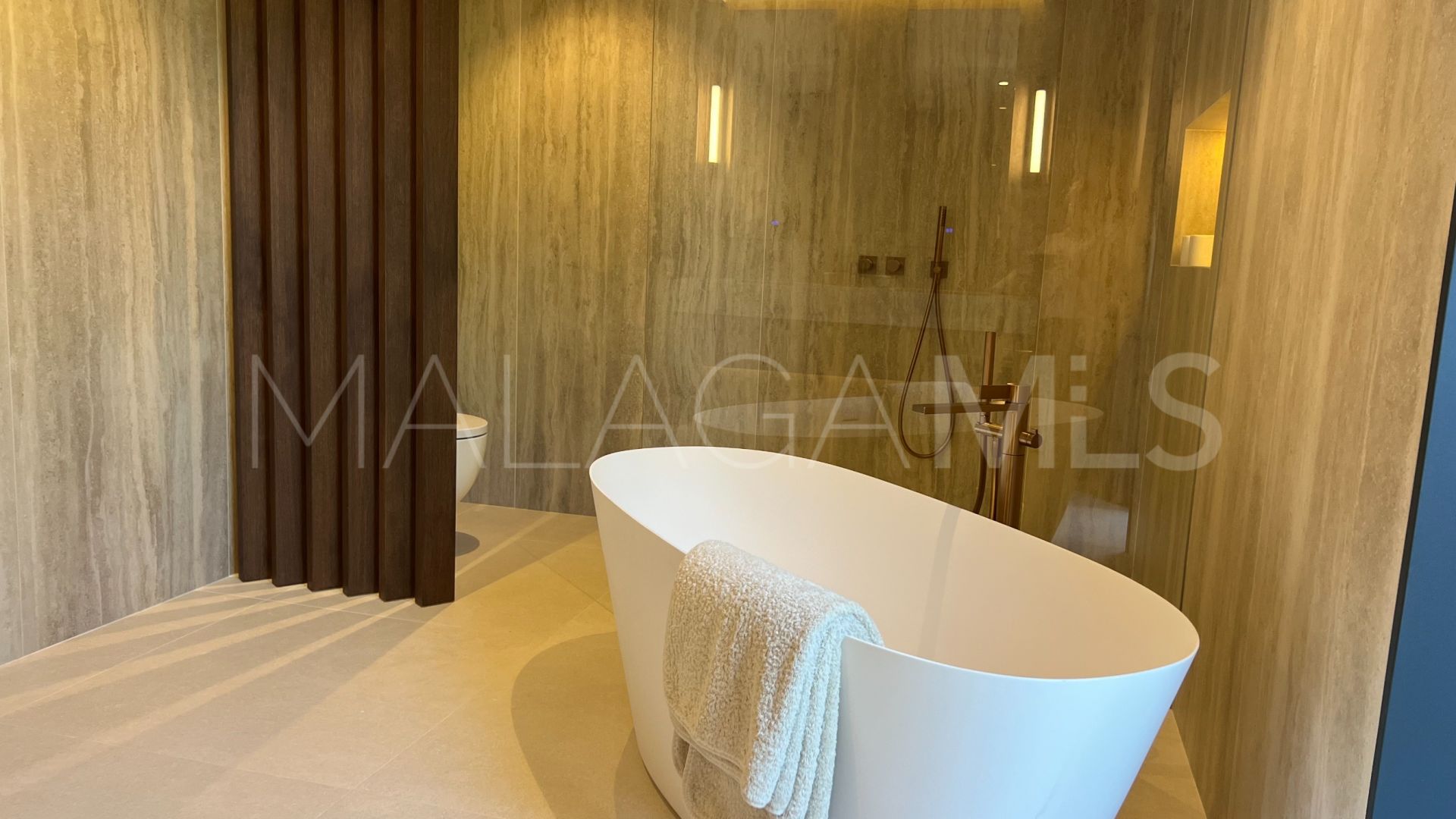 Lomas del Virrey, villa a la venta