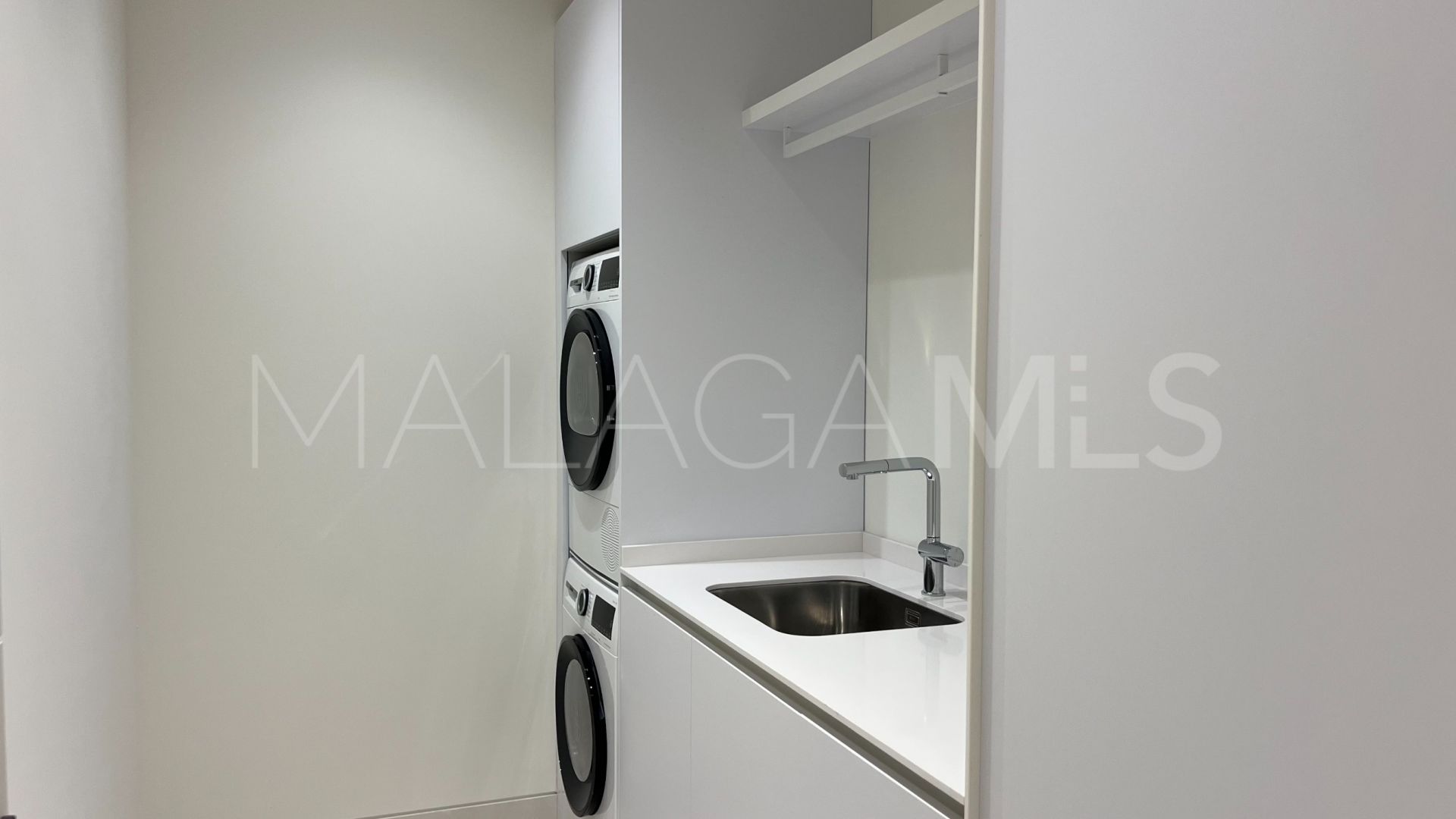 Lomas del Virrey, villa a la venta