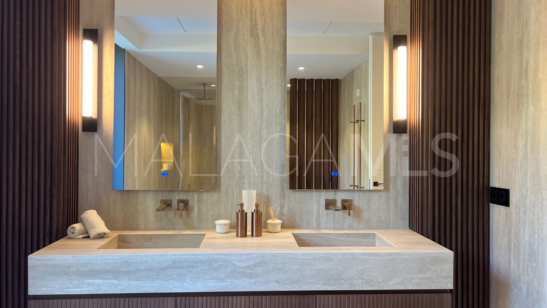 Lomas del Virrey, villa a la venta