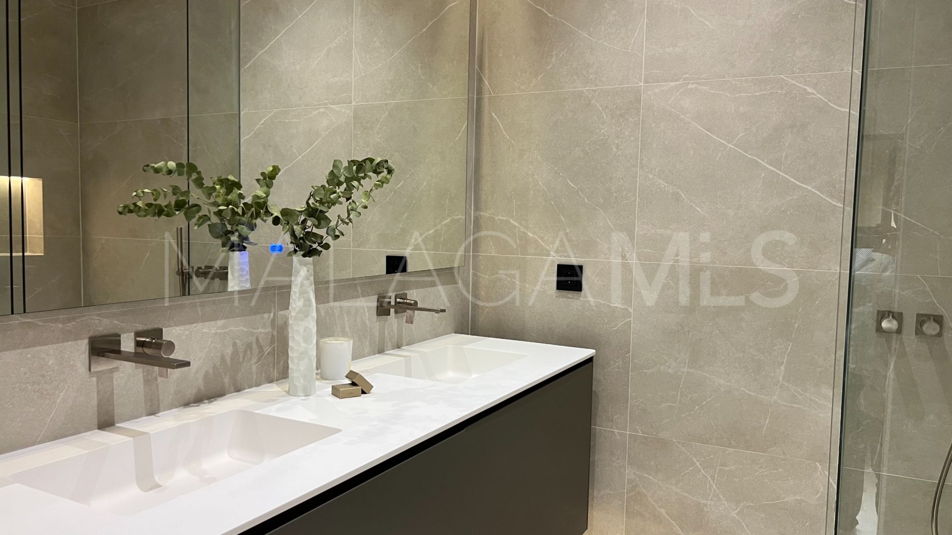 Lomas del Virrey, villa a la venta