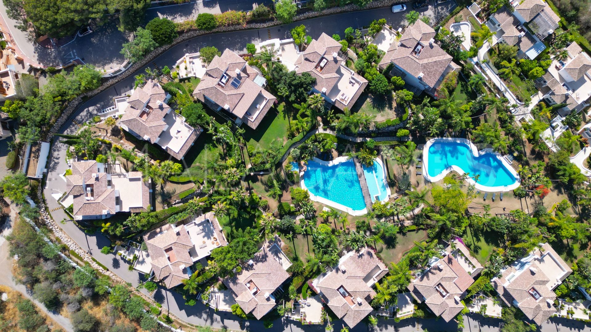 Villa for sale with 5 bedrooms in Lomas de Magna Marbella