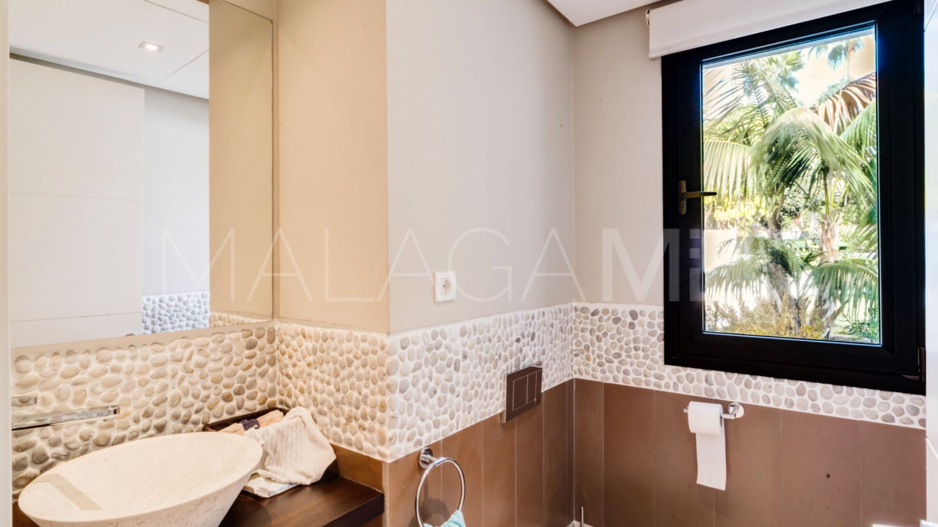 Villa for sale with 5 bedrooms in Lomas de Magna Marbella