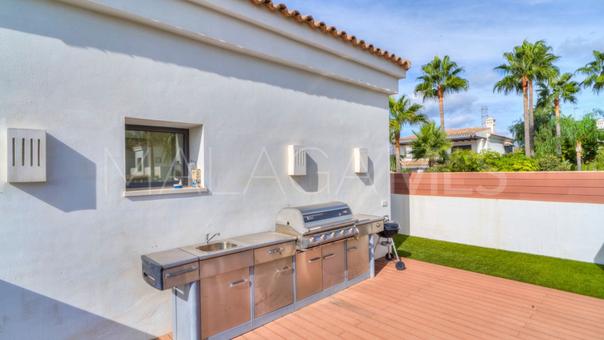 Villa for sale with 5 bedrooms in Lomas de Magna Marbella