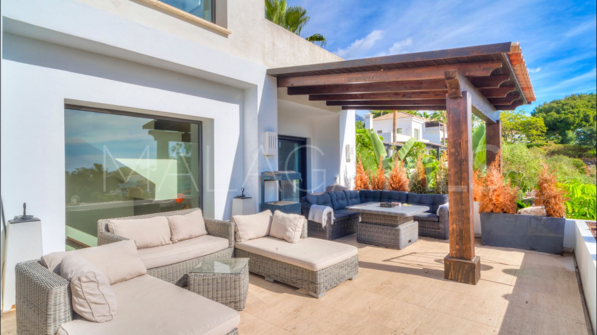 Villa for sale with 5 bedrooms in Lomas de Magna Marbella