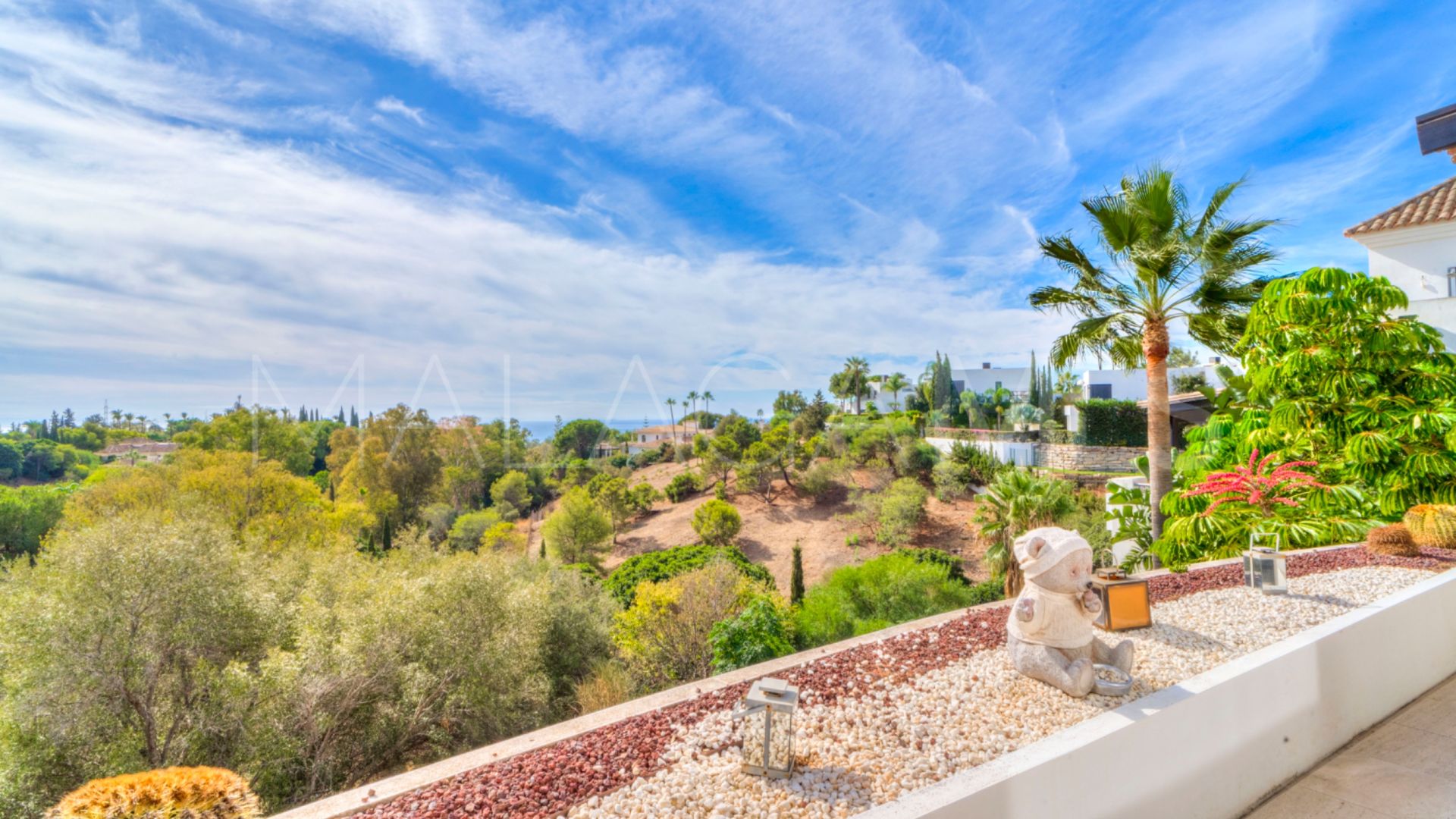 Villa for sale with 5 bedrooms in Lomas de Magna Marbella
