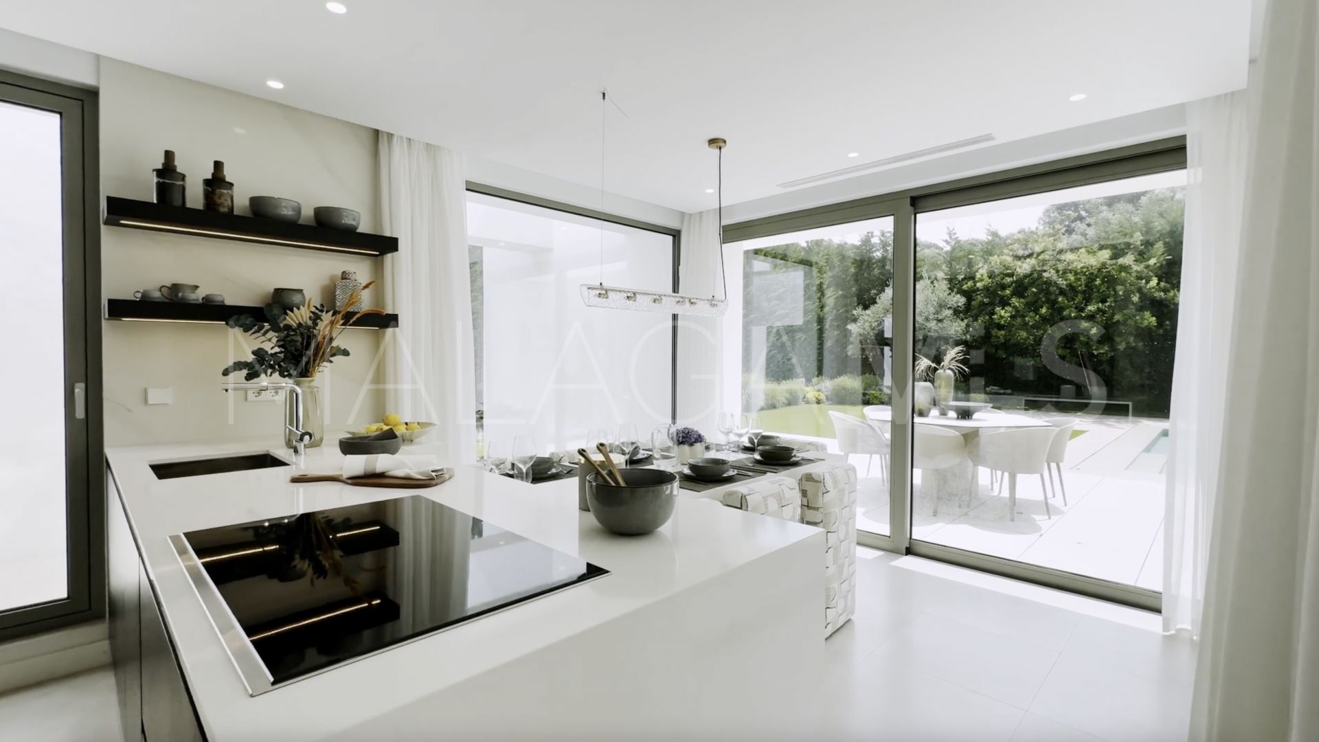El Paraiso 5 bedrooms villa for sale