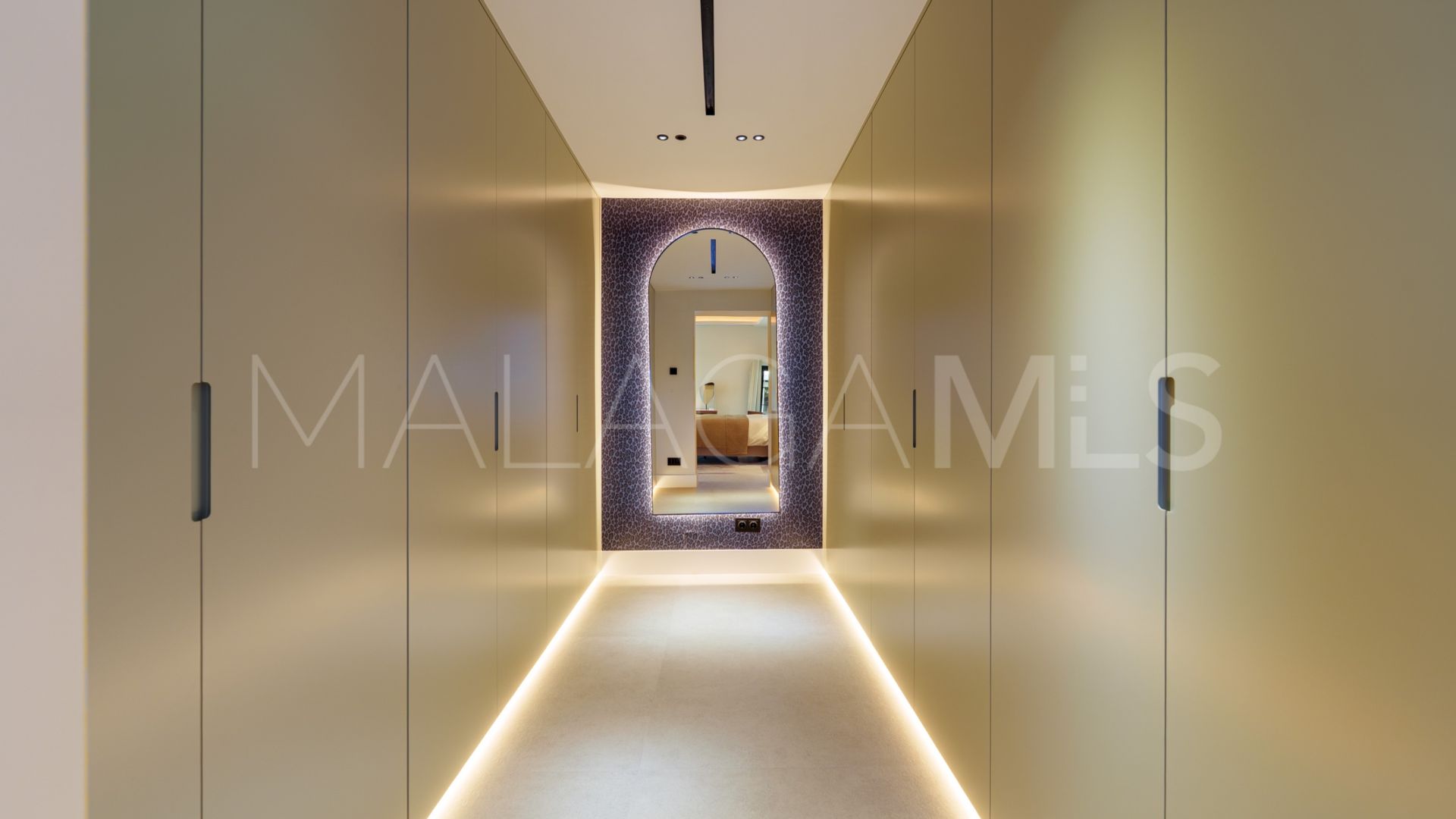 Villa for sale in Azalea Beach