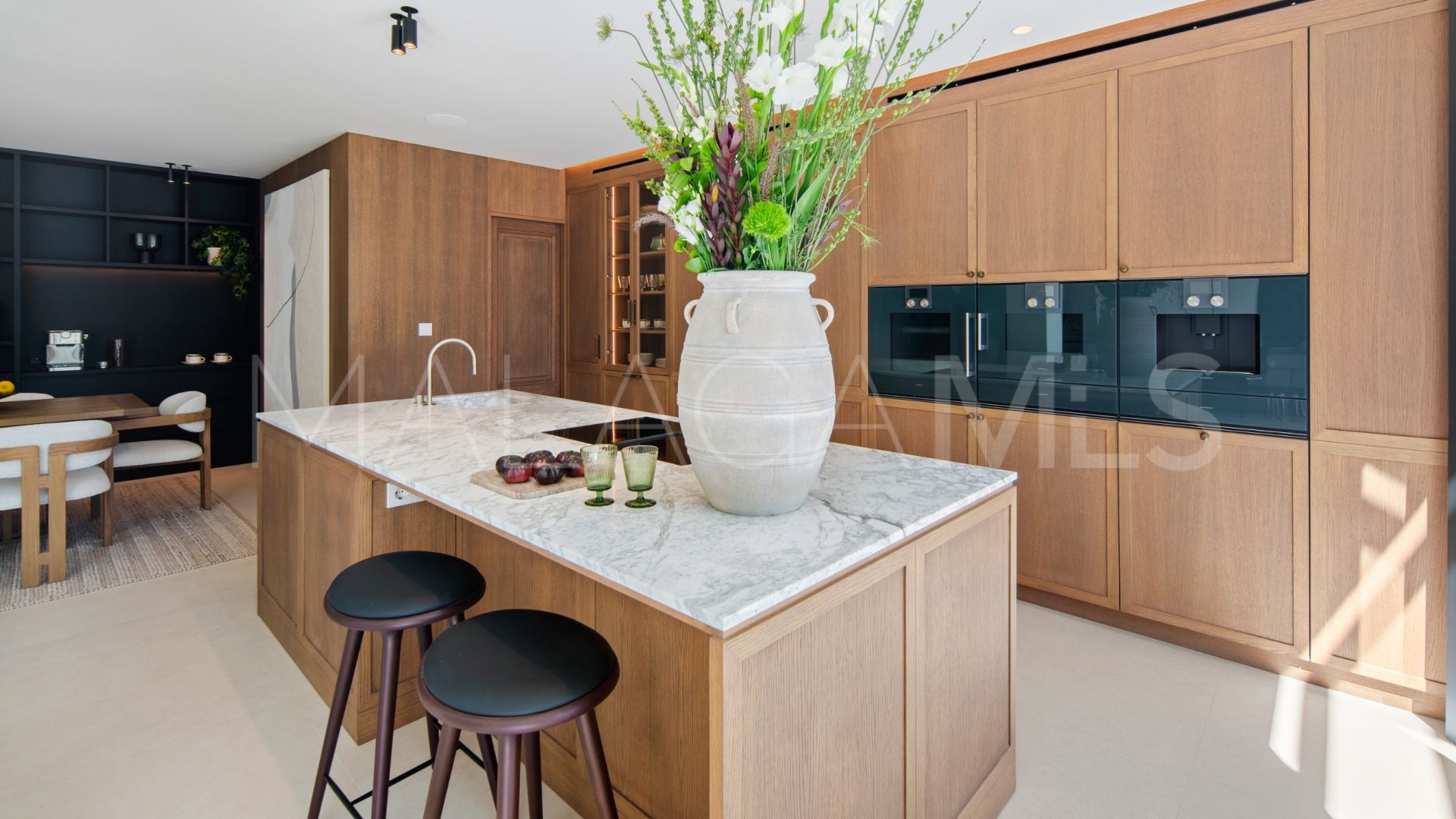 Villa for sale in Nueva Andalucia with 4 bedrooms