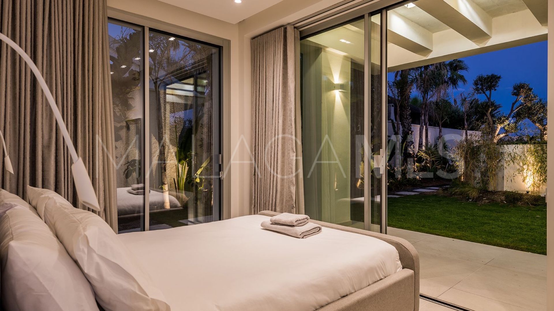 Villa for sale in Cala de Mijas