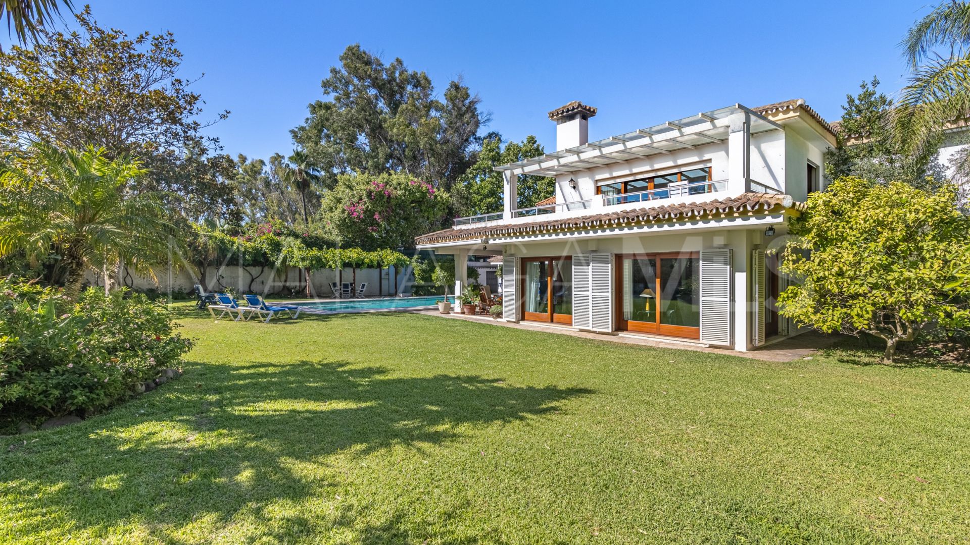 Villa a la venta with 5 bedrooms in Guadalmansa Playa