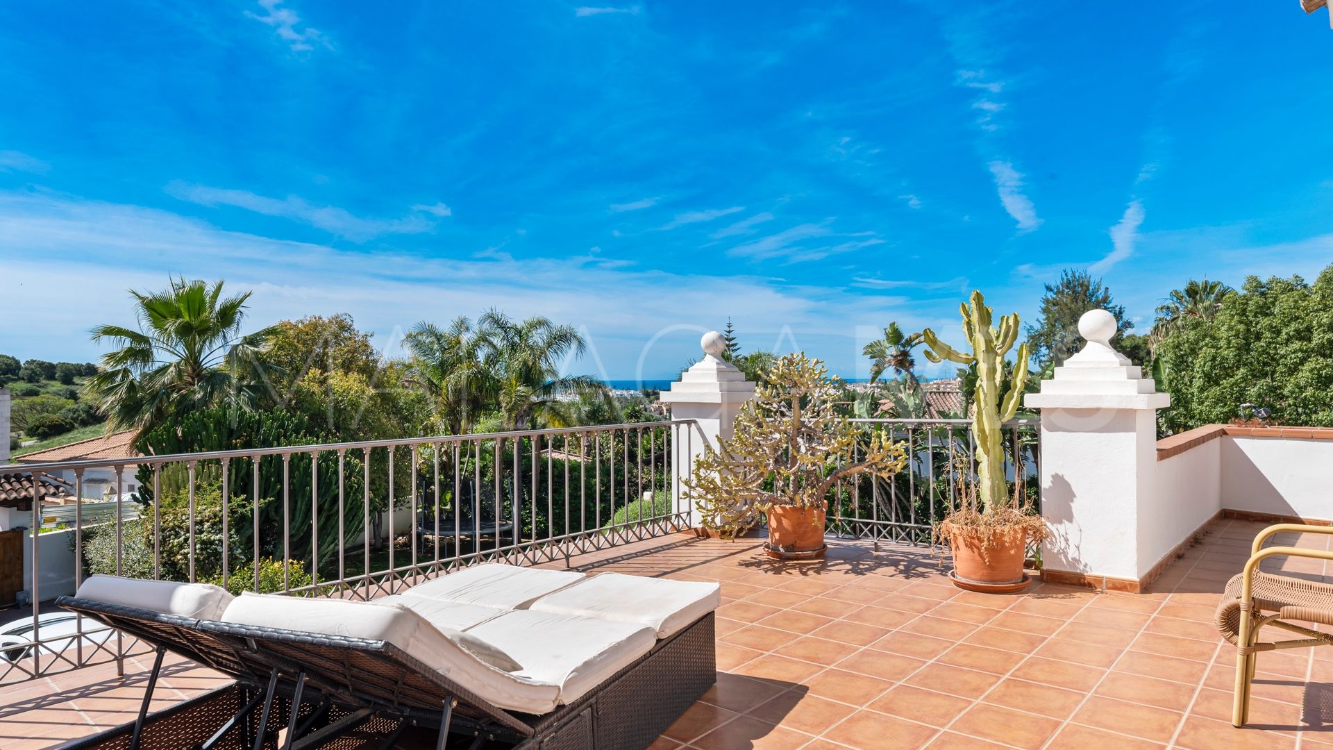 Villa for sale in Paraiso Alto