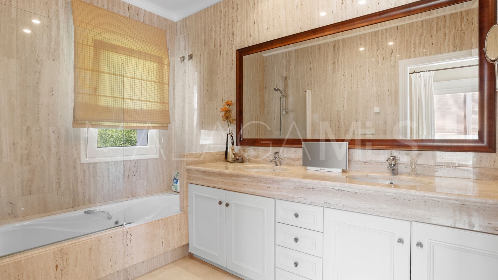 Villa for sale in Paraiso Alto