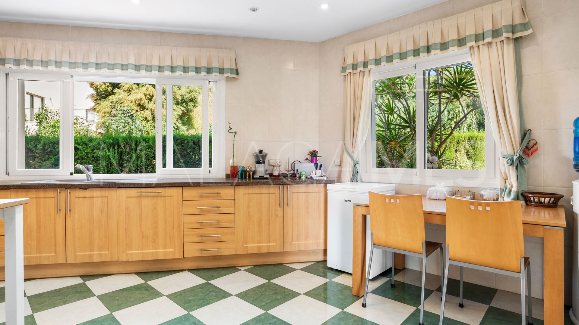 Villa for sale in Paraiso Alto