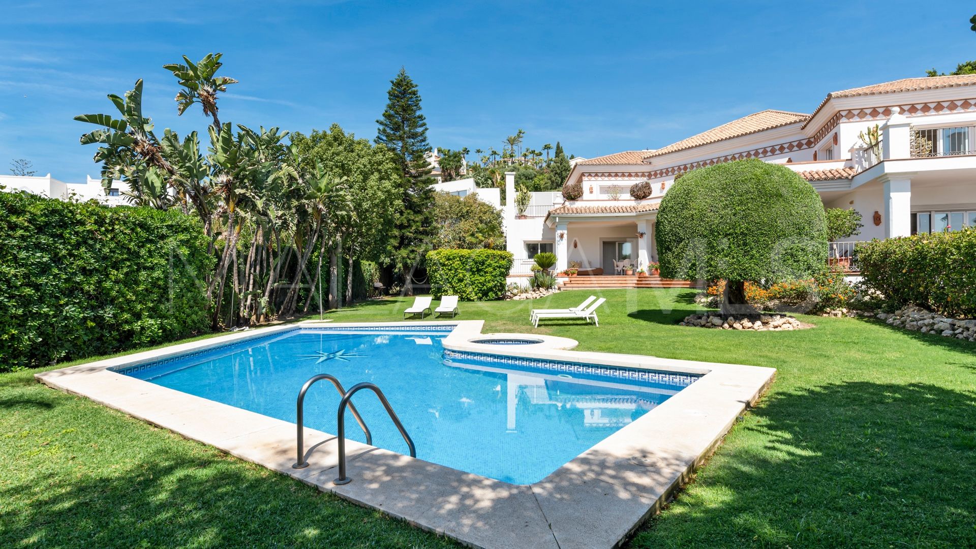 Villa for sale in Paraiso Alto