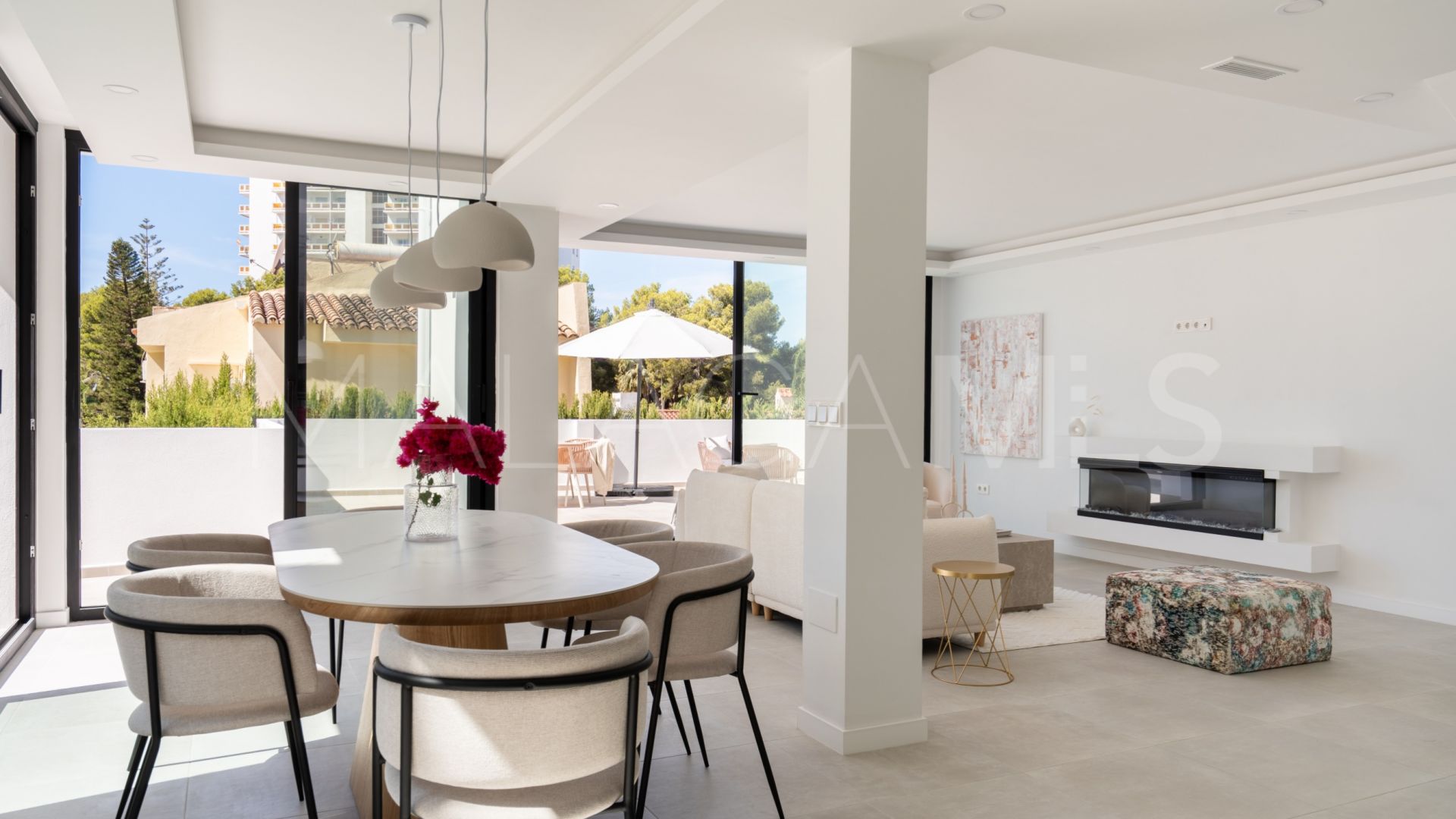 Villa for sale in Nueva Andalucia