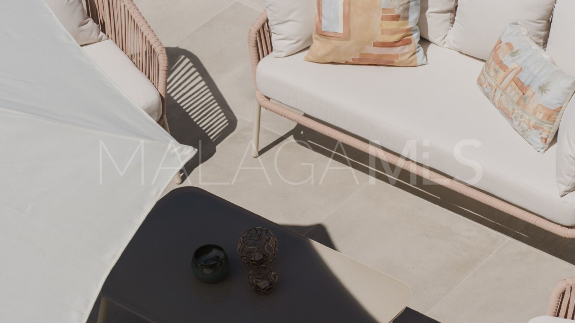 Villa for sale in Nueva Andalucia