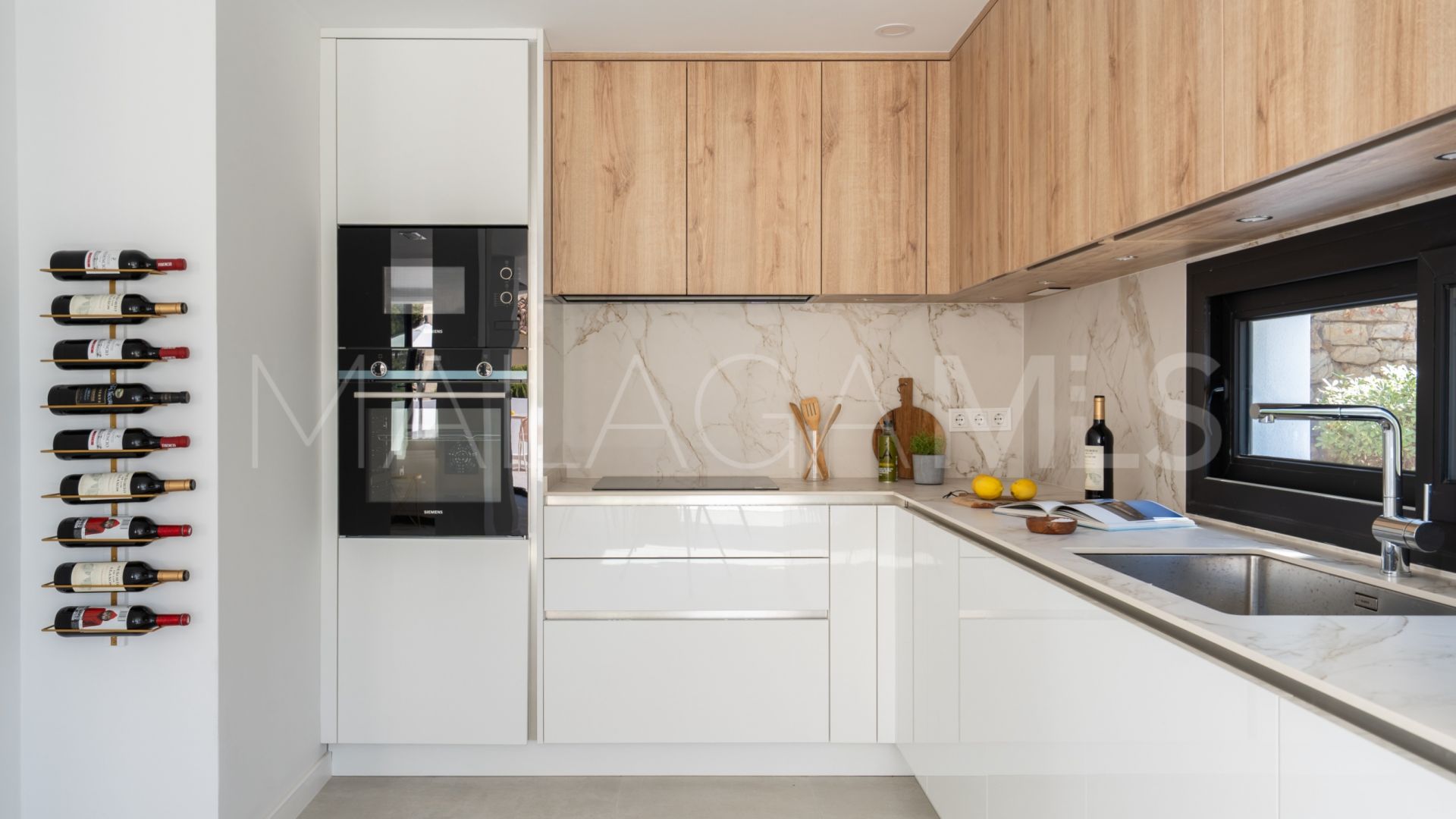 Villa for sale in Nueva Andalucia