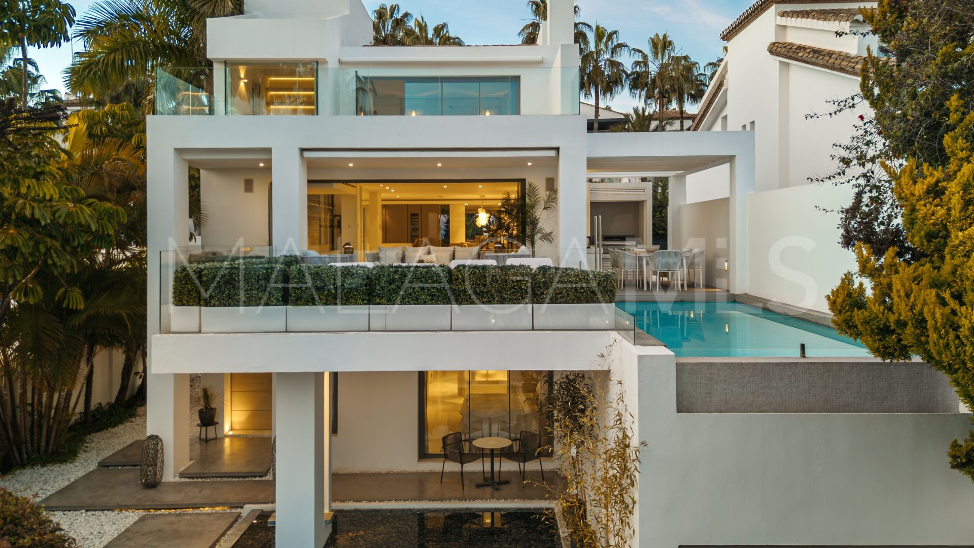 Villa for sale in Puente Romano
