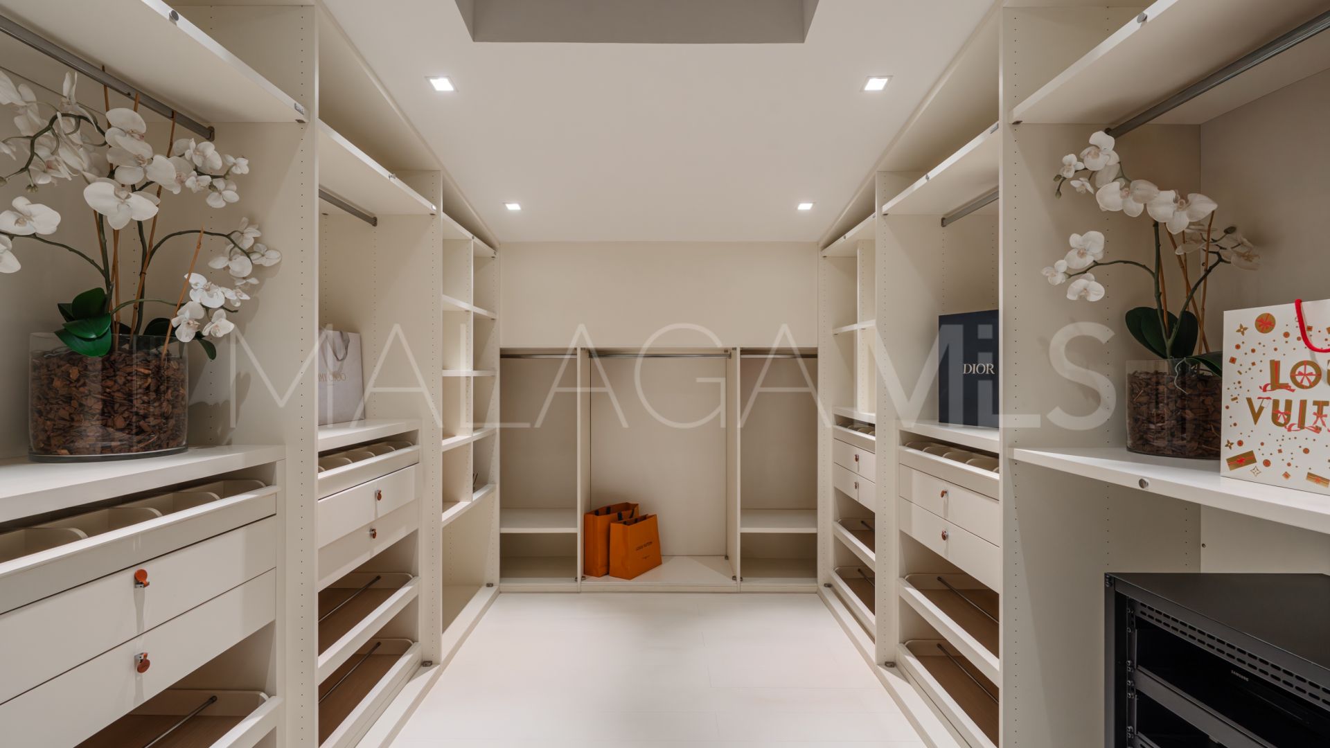 Villa for sale in Puente Romano
