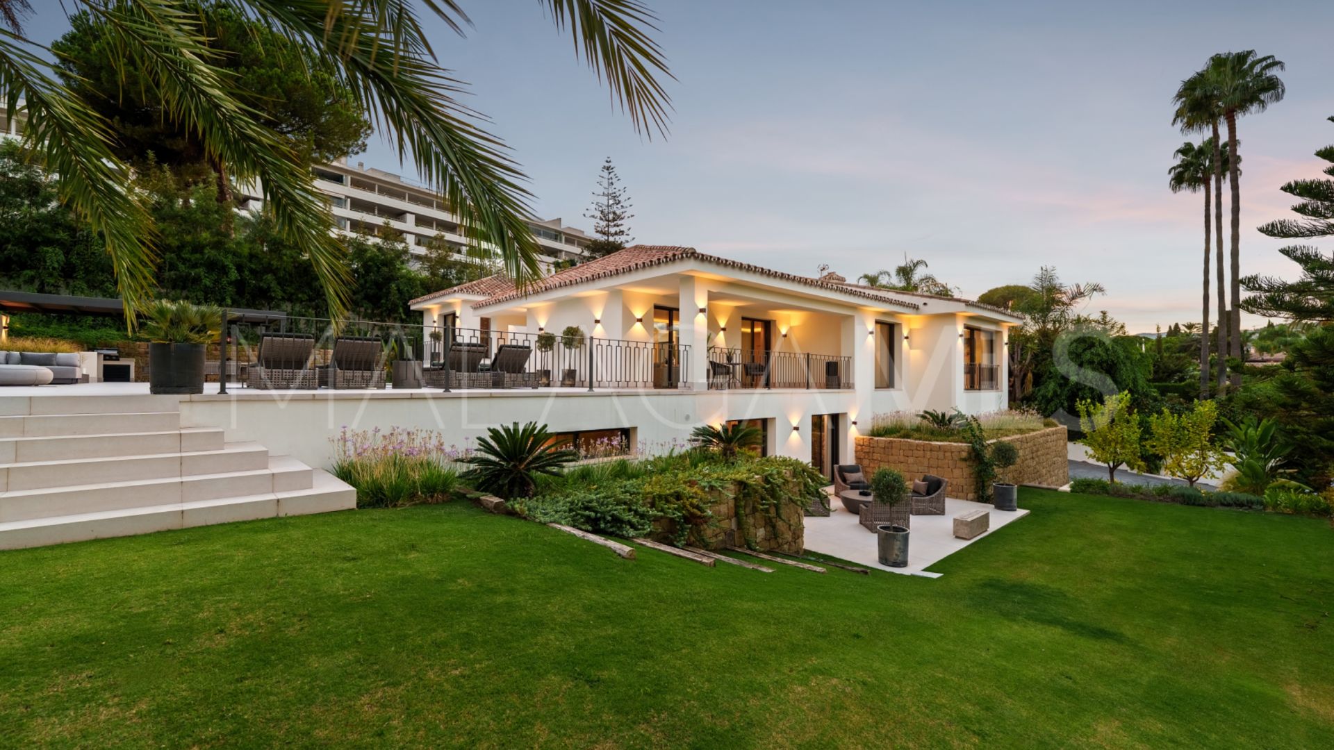Villa for sale in Las Brisas