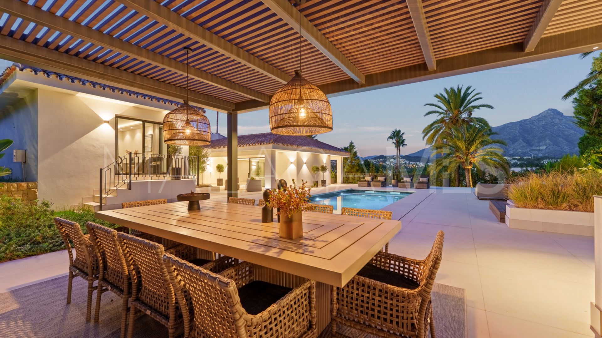 Villa for sale in Las Brisas