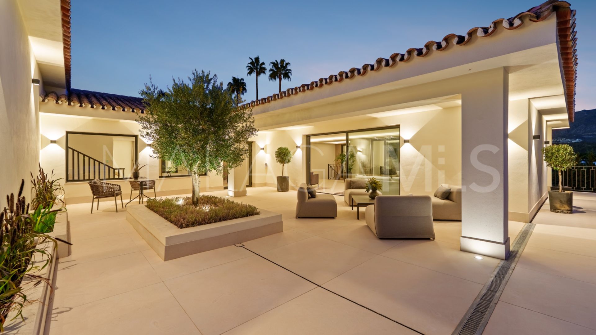 Villa for sale in Las Brisas