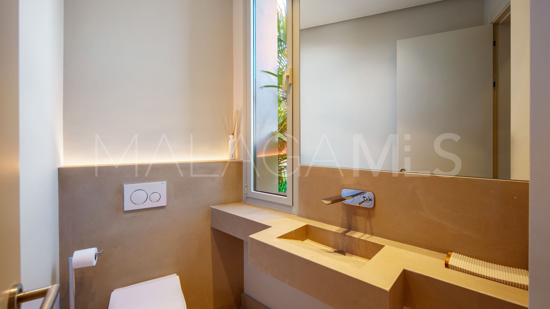 Villa with 4 bedrooms for sale in Nueva Andalucia